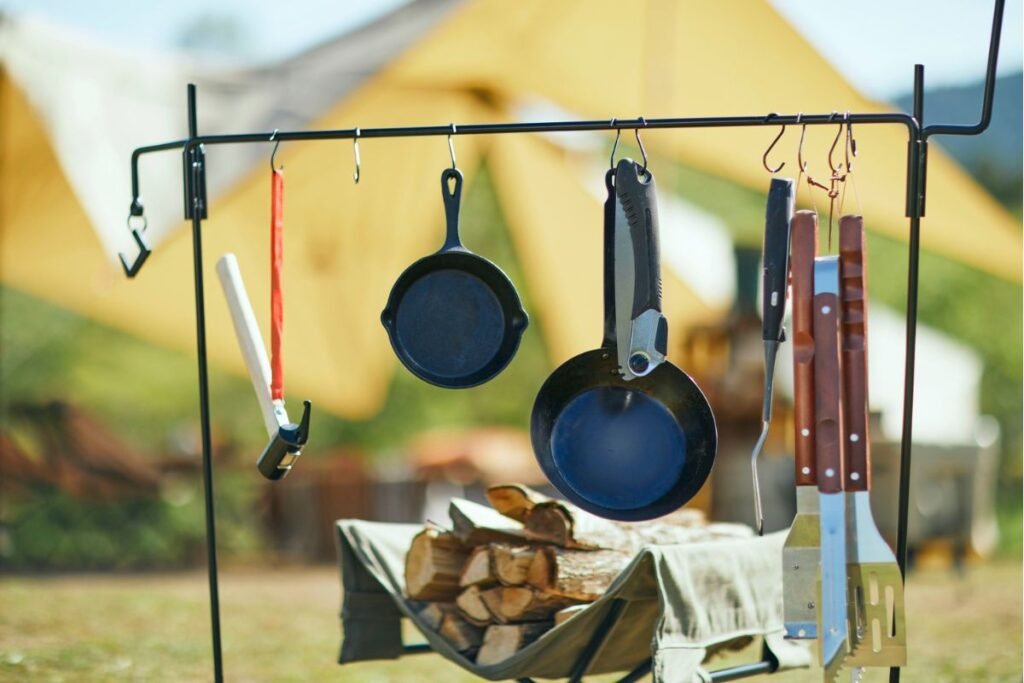 Campingkjøkken og kokeutstyr